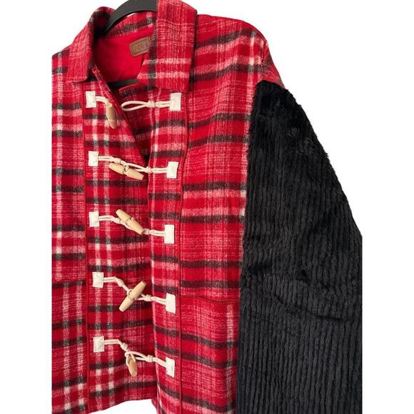 POL Red Black Plaid Shacket Faux Fur Toggle Medium NWOT Oversized - Picture 2 of 6